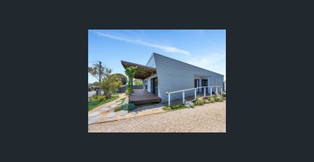 Family home in a great location - Photo 2