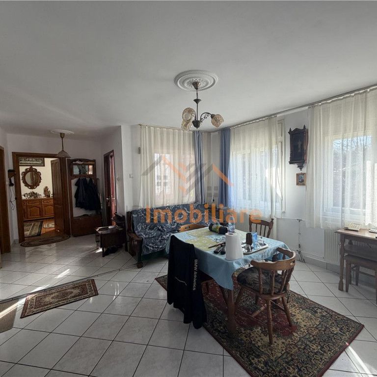 VILA DE INCHIRIAT | 5 CAMERE | CALEA ADEVARLUI | ORADEA - Fotografie 1