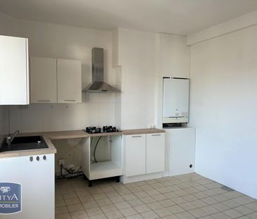 Location Appartement 6 pièces 138m² ST NAZAIRE 44600 - Photo 2