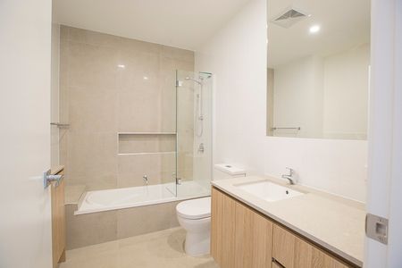5 Botanique Terrace, Robina QLD 4226 - Townhouse For Rent | Domain - Photo 5
