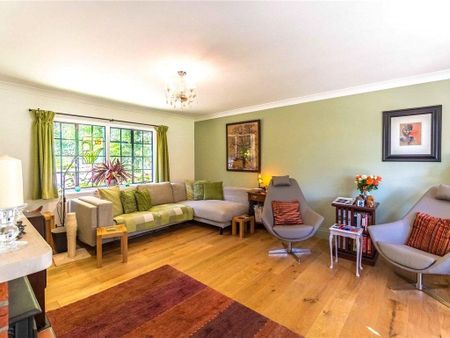 5 bedroom detached house to rent - Photo 2