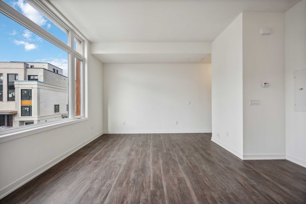 For Lease - 8 David Eyer Road Unit# 1215, Richmond Hill, Ontario - Photo 1