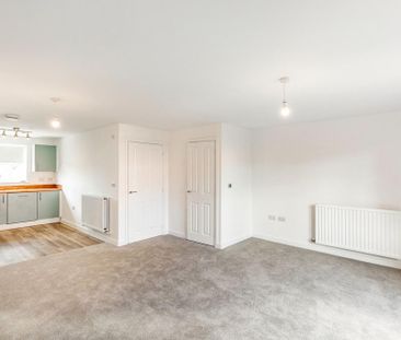 3 bedroom semi-detached house to rent - Photo 6