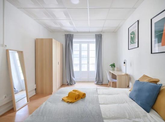 Rua Alexandre Herculano, Lisbon, Lisbon 1150-005 - Photo 1