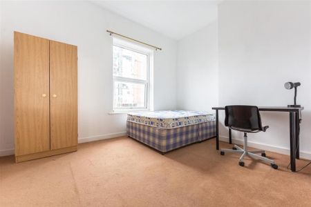 3 bedroom apartment to rent - Photo 2