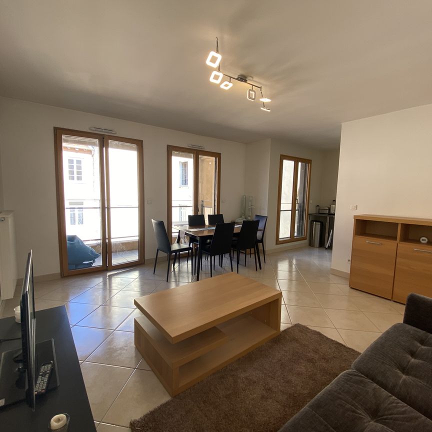 Location Appartement 3 pièces 74m² LYON 4ème - Photo 1
