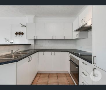 210/9 Lapraik Street, Ascot, Qld 4007 - Photo 5