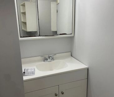 8 Thorncroft Crescent - Photo 5