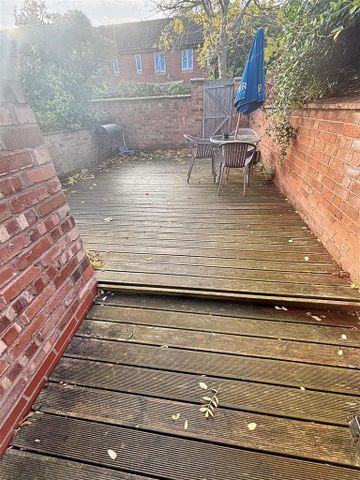 3 bedroom terraced house to rent - Photo 5