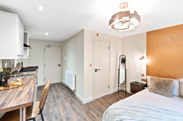 High Street, Hucknall, Nottingham, Nottinghamshire, NG15 - Photo 1