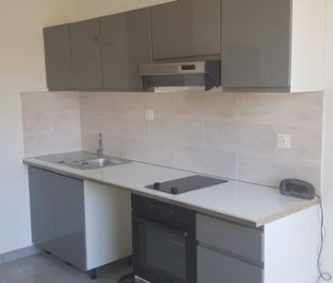 STUDIO AVEC CHAMBRE SALON DE PROVENCE - Photo 2