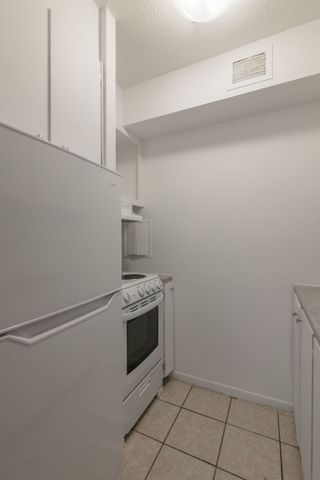 1975 Maisonneuve Blvd West - Photo 3