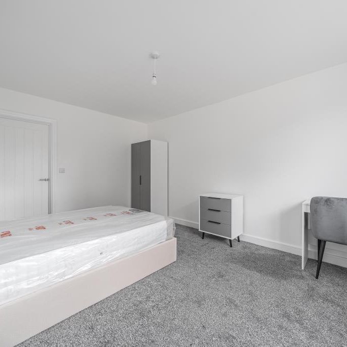 1 bedroom in a house share to rent - Photo 1