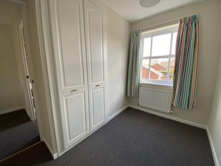 3 bedroom semi-detached house to rent - Photo 3