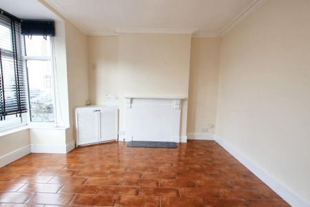 2 bedroom semi-detached house to rent - Photo 2