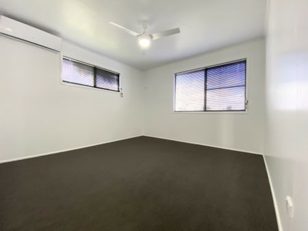 RENOVATED 5 BEDROOM HOUSE WITH ROOM TO MOVE! - Photo 4