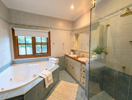 21 Bishop Avenue, West Pennant Hills NSW 2125 - House For Rent | Domain - Photo 2