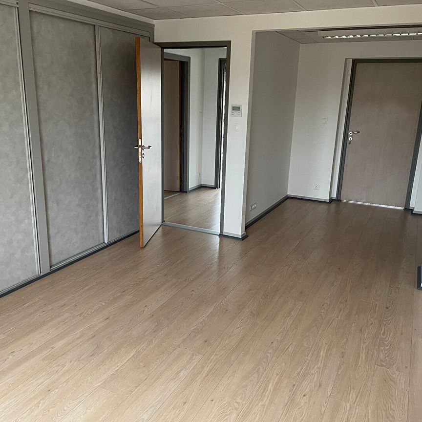 Location bureaux 5 pièces, 174.00m², Bourg-en-Bresse - Photo 1