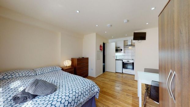 Studio to rent - Photo 1