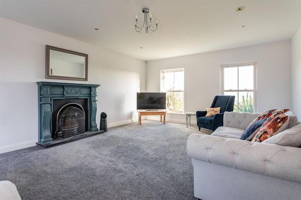 35 Drumalig Road, Carryduff, Belfast, BT8 8EQ - Photo 1