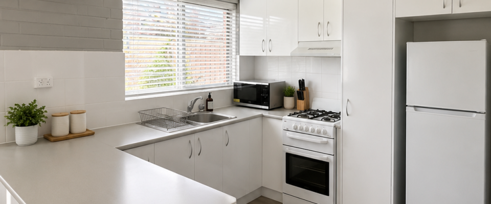 Easy living, Close to town! - Photo 1