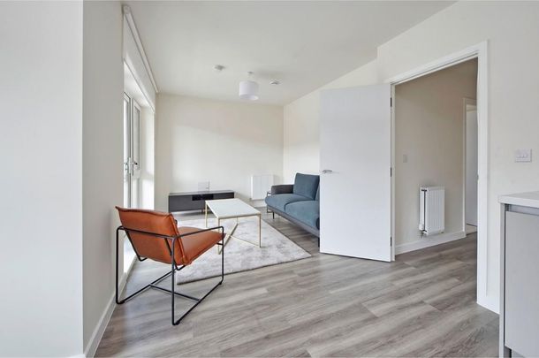 2 bedroom flat to rent - Photo 1