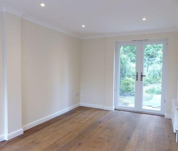 4 bedroom semi-detached house to rent - Photo 3