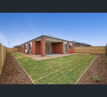 28 Mistral Way, Beveridge, Vic 3753 - Photo 4