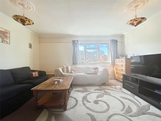 Beechtree Avenue, Englefield Green, Egham, Surrey, TW20 0TD - Photo 1