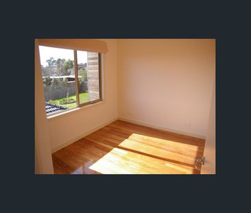 Large Luxury Home - Photo 5