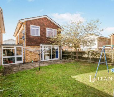 4 bedroom detached house to rent - Photo 3