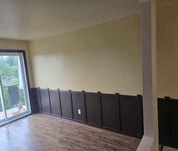 Grand 3 1/2 LIBRE AU 3E PARKING, WIFI ++ - Photo 3