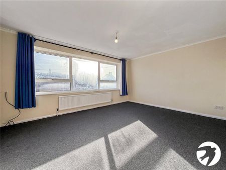 3 bedroom maisonette to rent - Photo 2