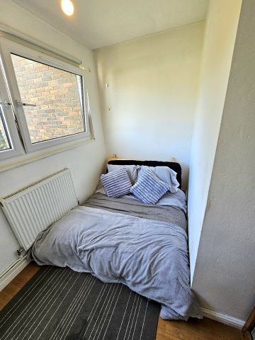 Room in a Shared Flat, Chilton St, E2 - Photo 4