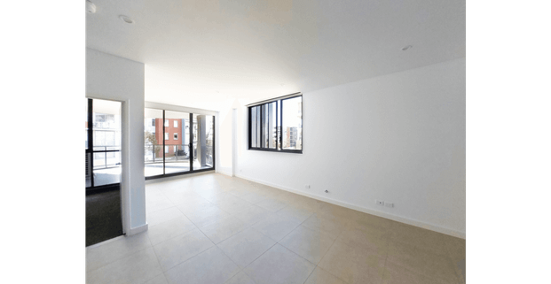 Modern 3-Bedroom Plus Study Apartment - Photo 1