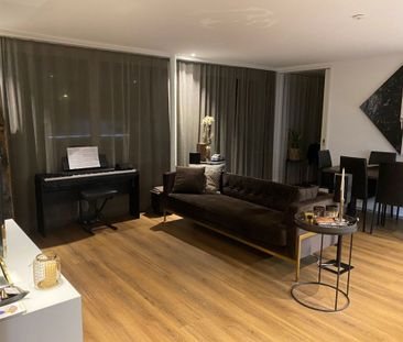 Moderne 2.5-Zimmer-Attikawohnung in grüner Oase in Pfäffikon - Will... - Foto 4
