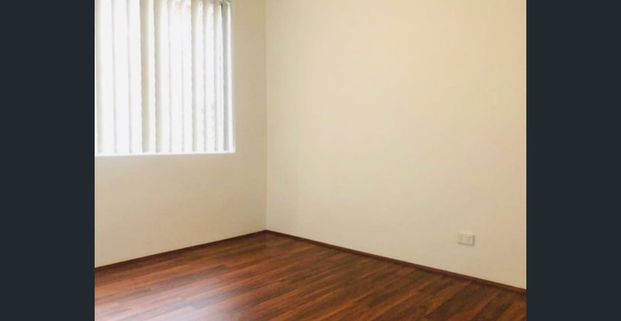 """GROUND FLOOR 2 BEDROOM APARTMENT - EXCELLENT LOCATION""" - Photo 1