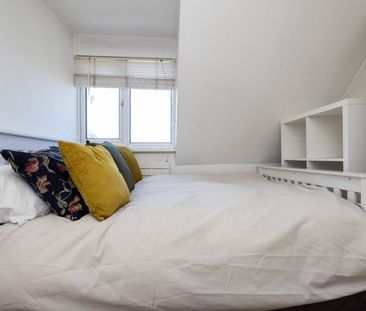Room in a Shared Flat, Greenwich South Street, SE10 - Photo 4