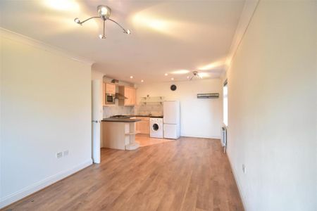 2 bedroom apartment to rent - Photo 2