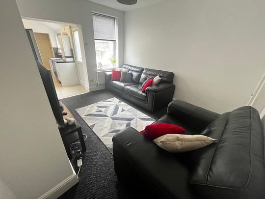 4 bedroom house to rent - Photo 1