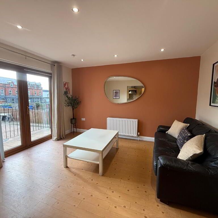 Unit 1, 1 Scotts Mews, Upper Newtownards Road, Belfast, BT4 3JX - Photo 1