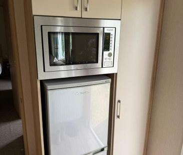 2 bedroom park home to rent - Photo 6