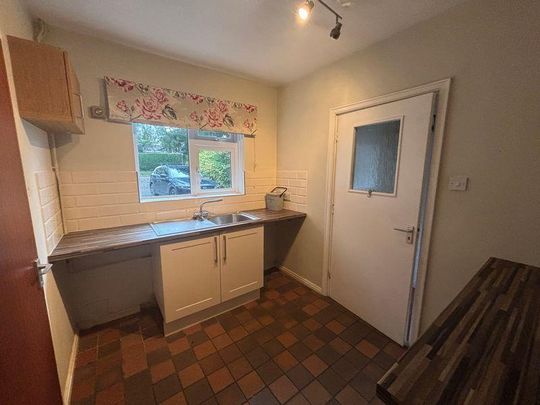 4 bedroom detached house to rent - Photo 1