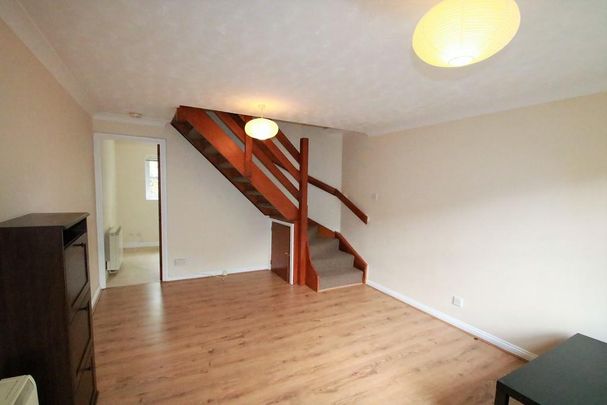 2 bedroom end of terrace house to rent - Photo 1