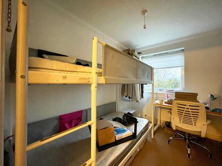 2 bedroom ground floor flat to rent - Photo 4