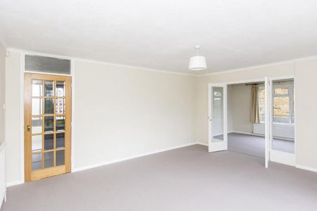 3 bedroom detached bungalow to rent - Photo 3