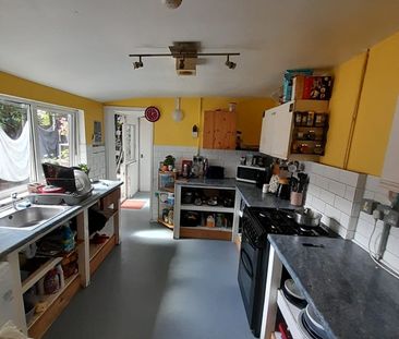 Room in a Shared House, Seymour Road, BS5 - Photo 4