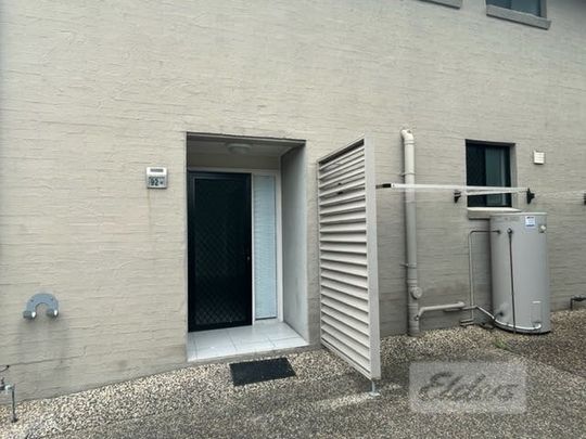 Spacious Unit - Photo 1