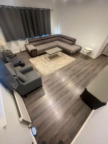 2 bedroom ground floor flat to rent - Photo 2