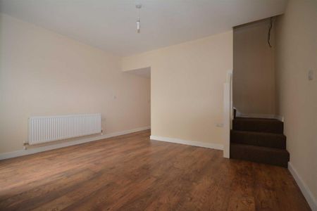 2 bed House - Mid Terrace for Rent - Photo 3